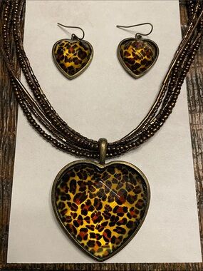 Vintage Y2K Leopard Print Lucite Heart Seed Bead Necklace & Earring Set Bronze